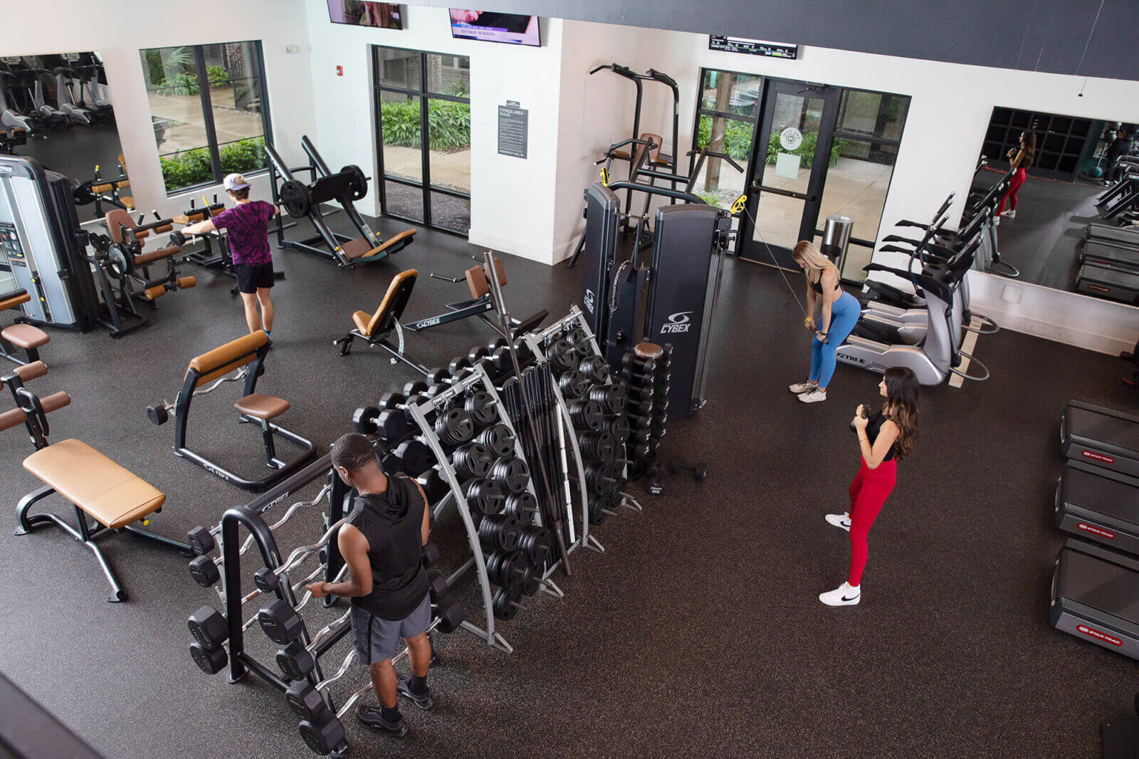 Aerial View of LSU Students Exercising at Wildwood Baton Rogue Fitness Center